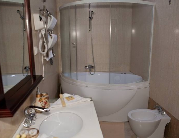 Апартаменты люкс (с завтраком) - Гостиница Атриум Виктория / Atrium Victoria Сухум